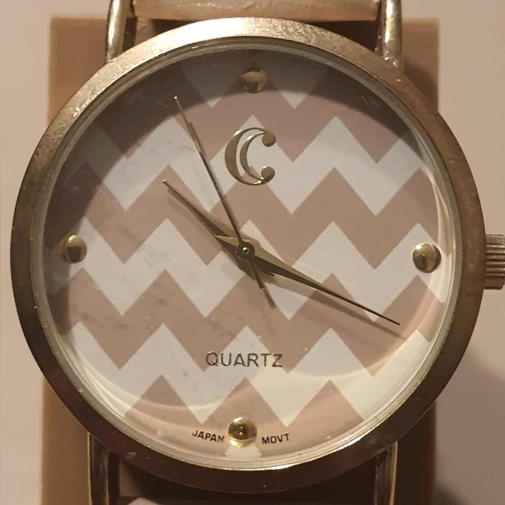 🦋10/$20🦋 Charming Charlie Goldtone/Tan Leather Women's Watch